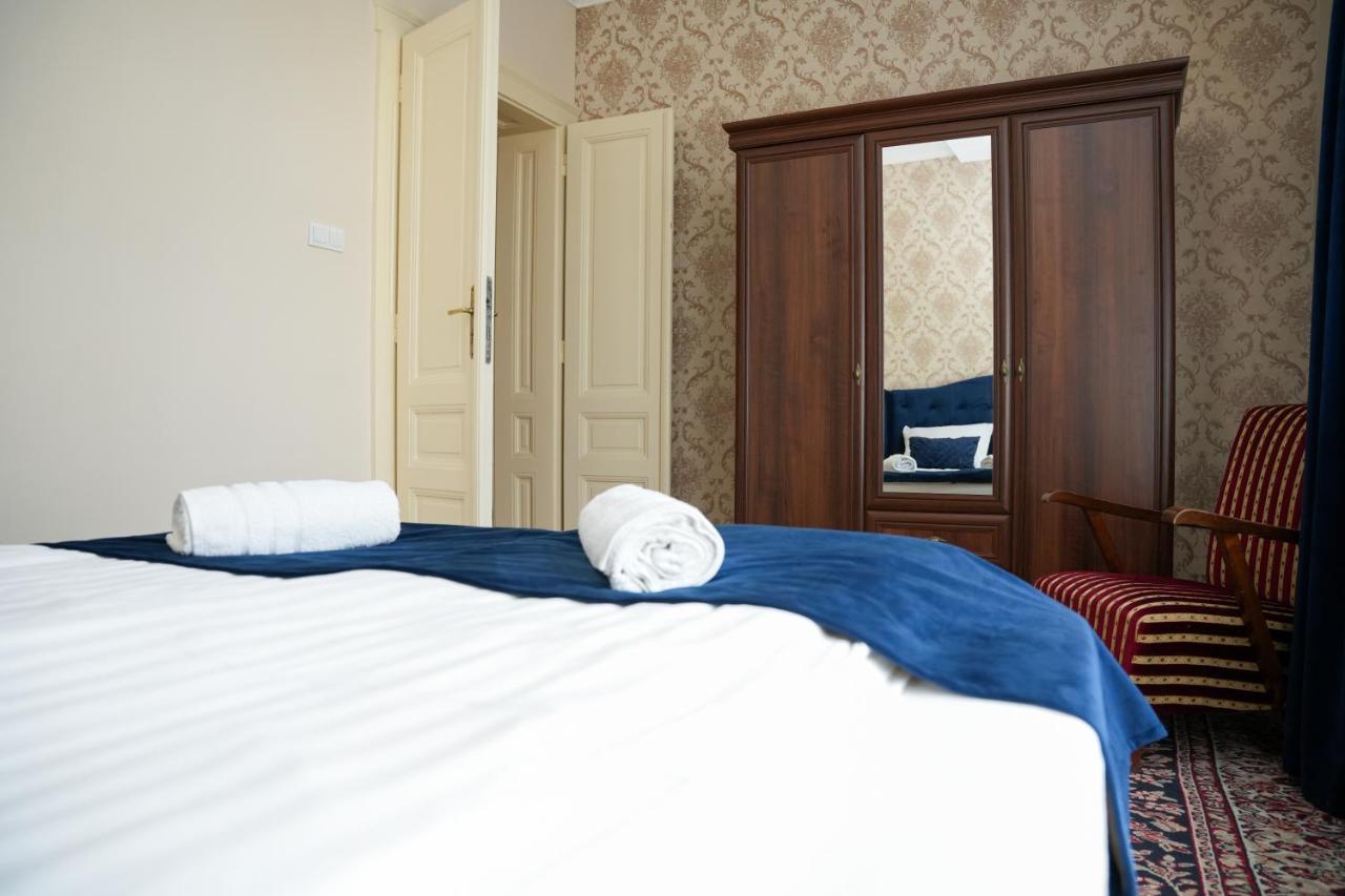 Varkert Deluxe Apartmanhaz Mişcolţ Exterior foto