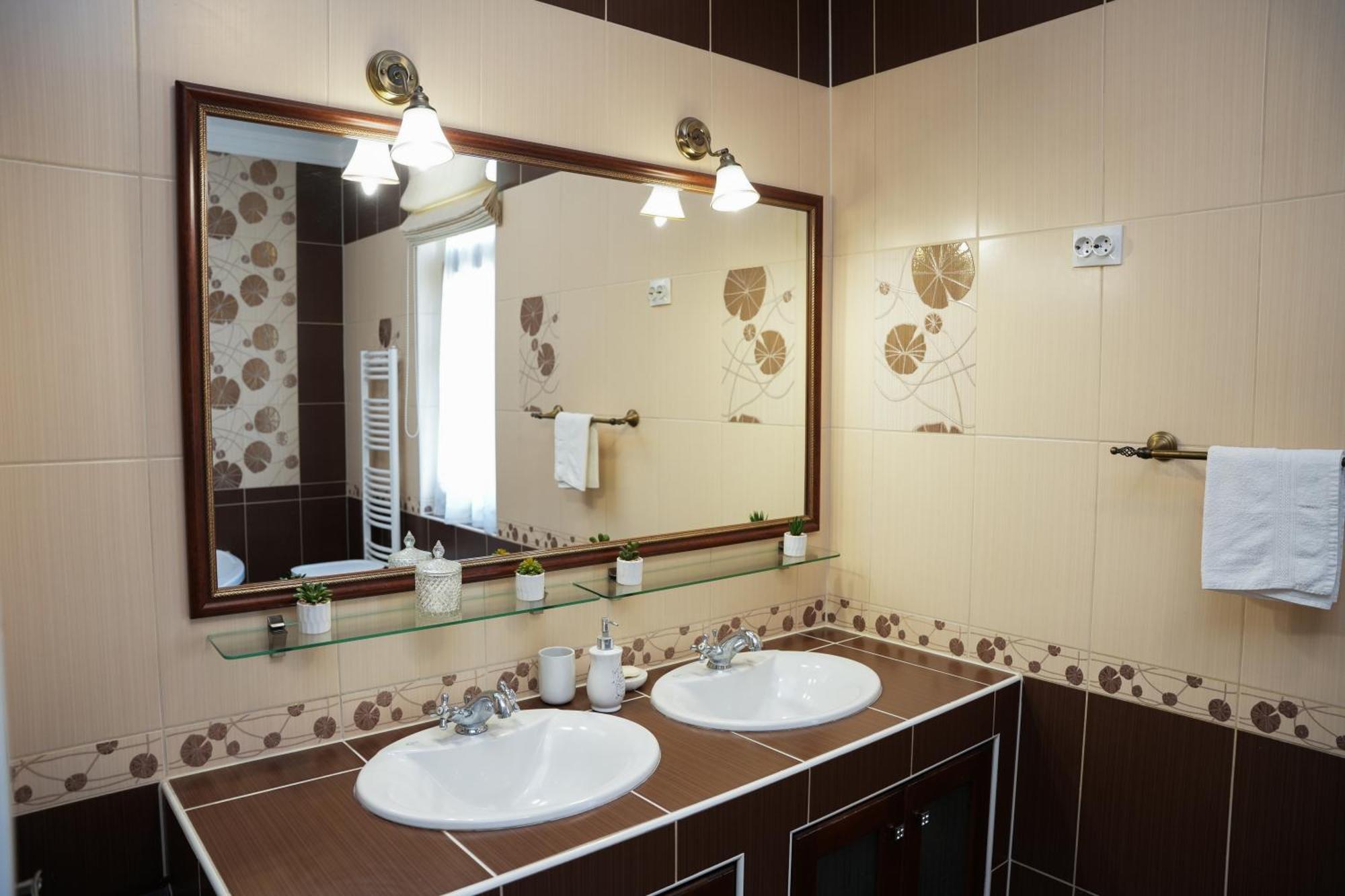 Varkert Deluxe Apartmanhaz Mişcolţ Exterior foto