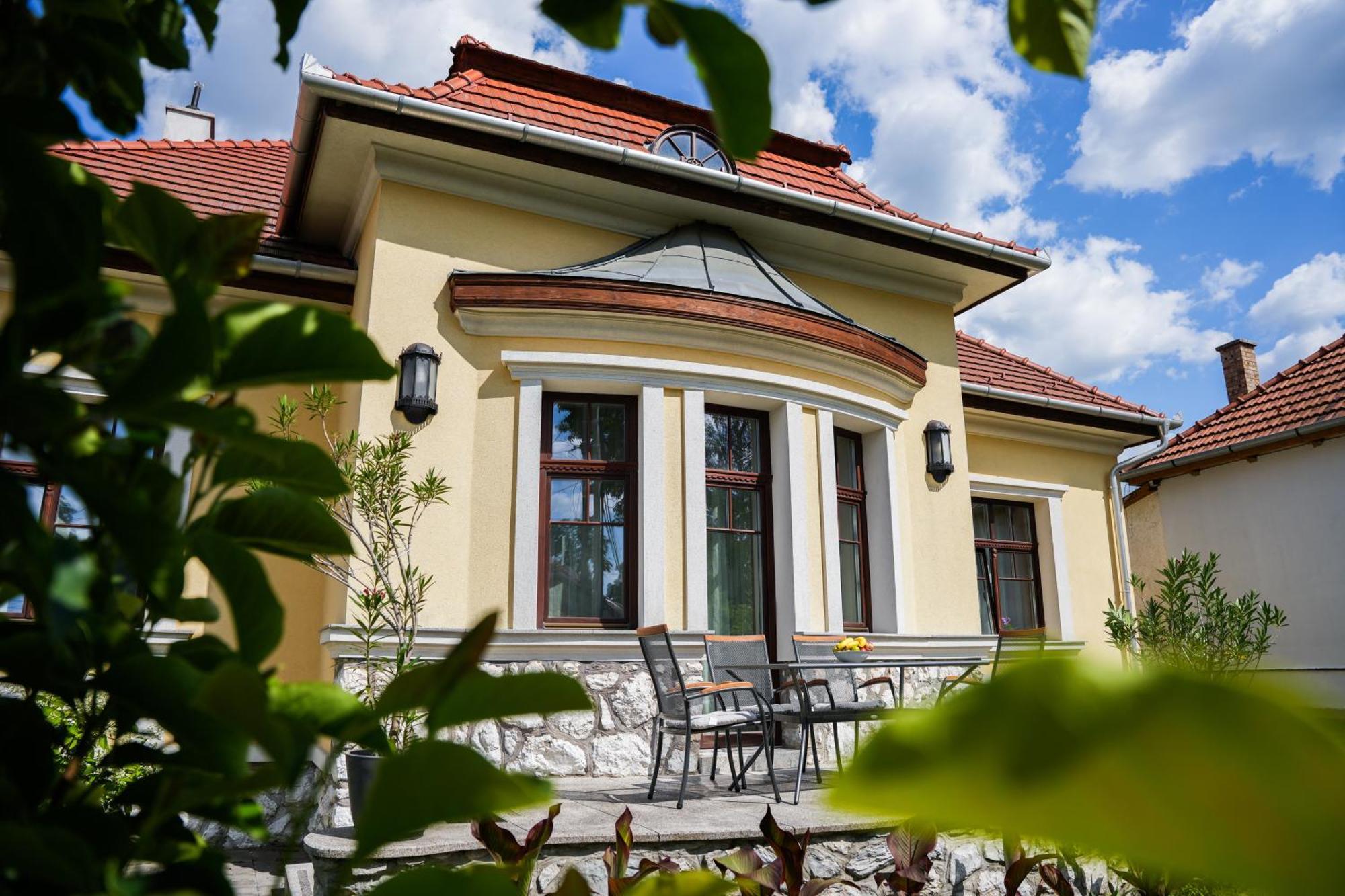 Varkert Deluxe Apartmanhaz Mişcolţ Exterior foto